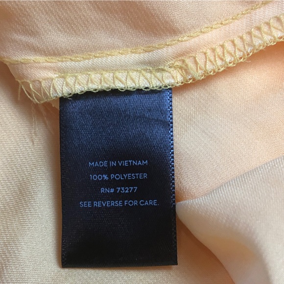 Simply Vera Wane Top Women Tunic Sheer Soft Yellow Round Neck 7 Buttons sz XL - Picture 3 of 11